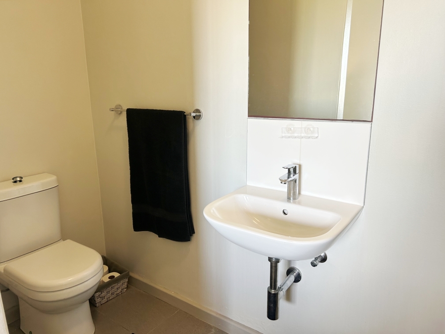 2 Bedroom Property for Sale in Somerset Lakes Western Cape